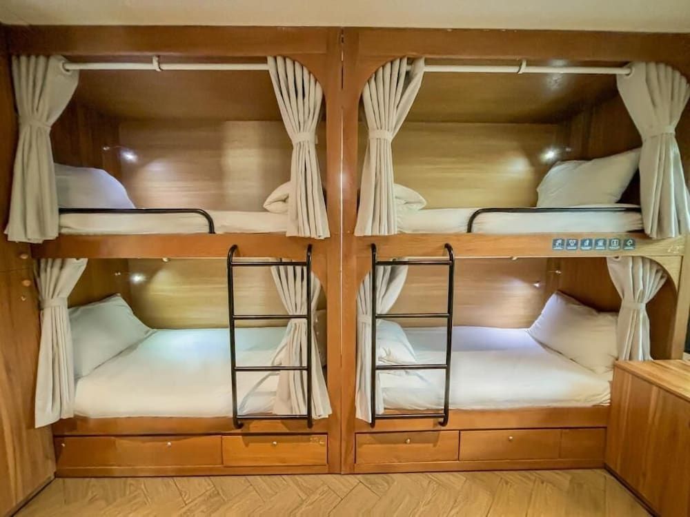 Basic Shared Dormitory, Women only
