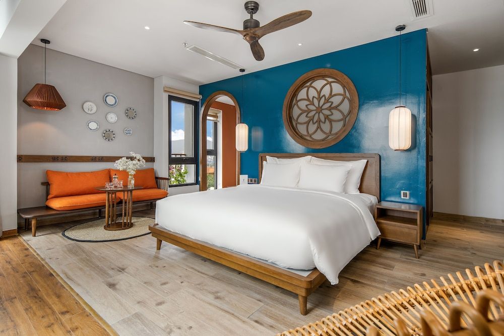 Suite, City View