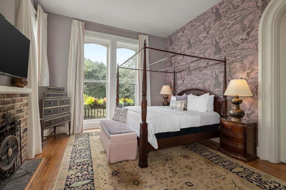 Noble Jones Suite