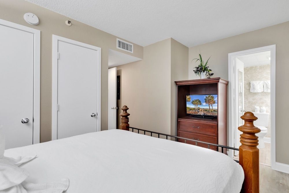 Stunning Oceanfront View Atlantica Tower Signature Condo, 2 Bedrooms, Balcony, Ocean View 4