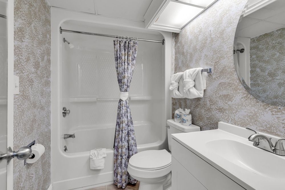 Stunning Oceanfront View Atlantica Tower Signature Condo, 2 Bedrooms, Balcony, Ocean View 18