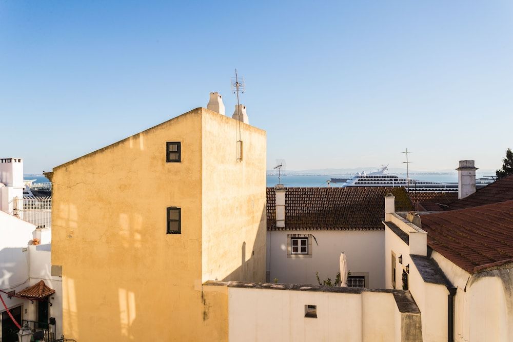 Alfama Cozy Two-Bedroom Apartment w/ River View - by LU Holidays Superior Apartment, 2 Bedrooms, River View 11