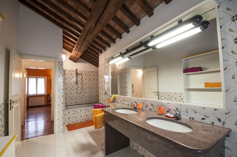B&B Un mondo a Colori Suite, 2 Bedrooms, Garden View 7