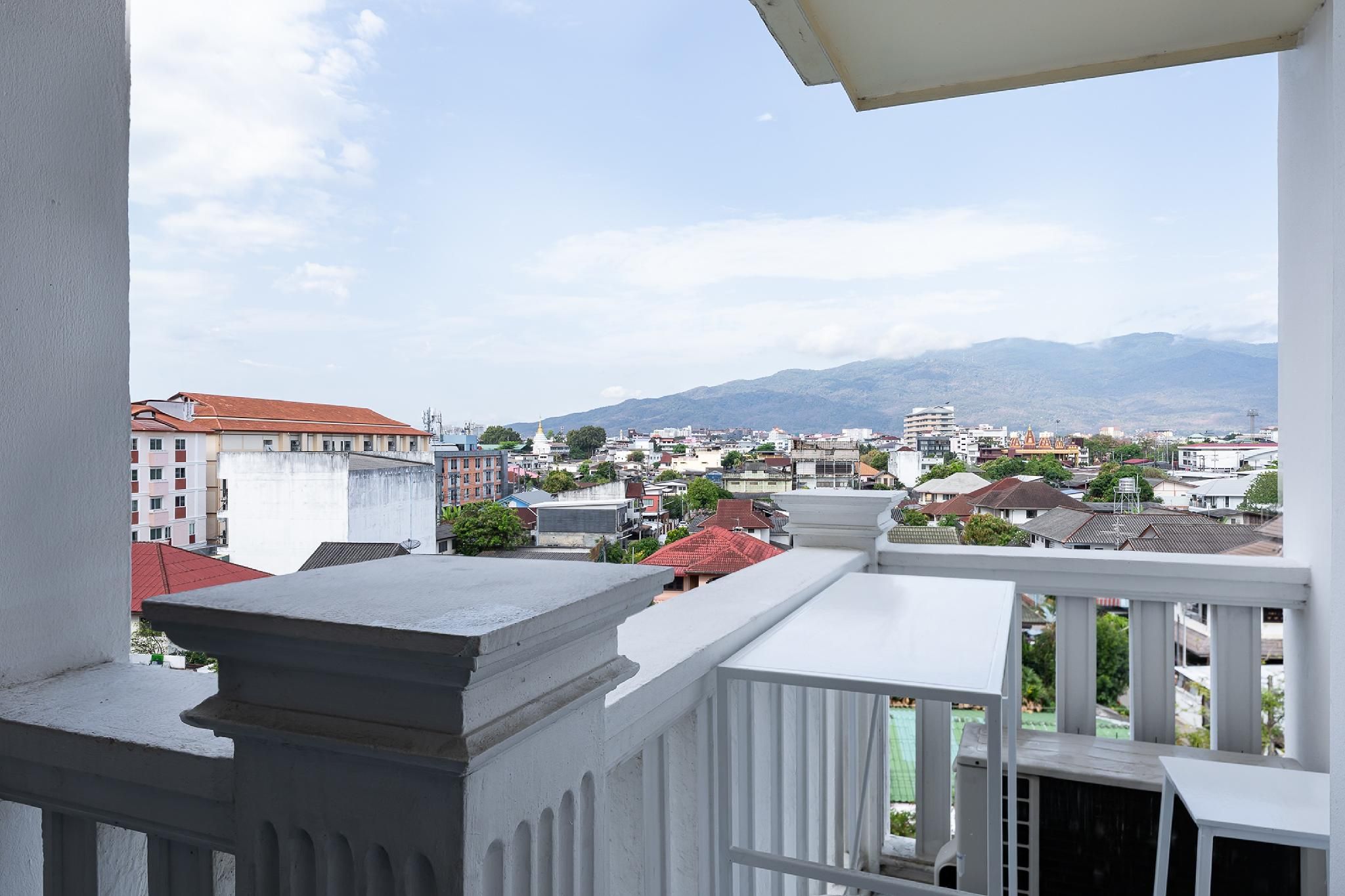 Superior Double Room with Mountain View and Balcony