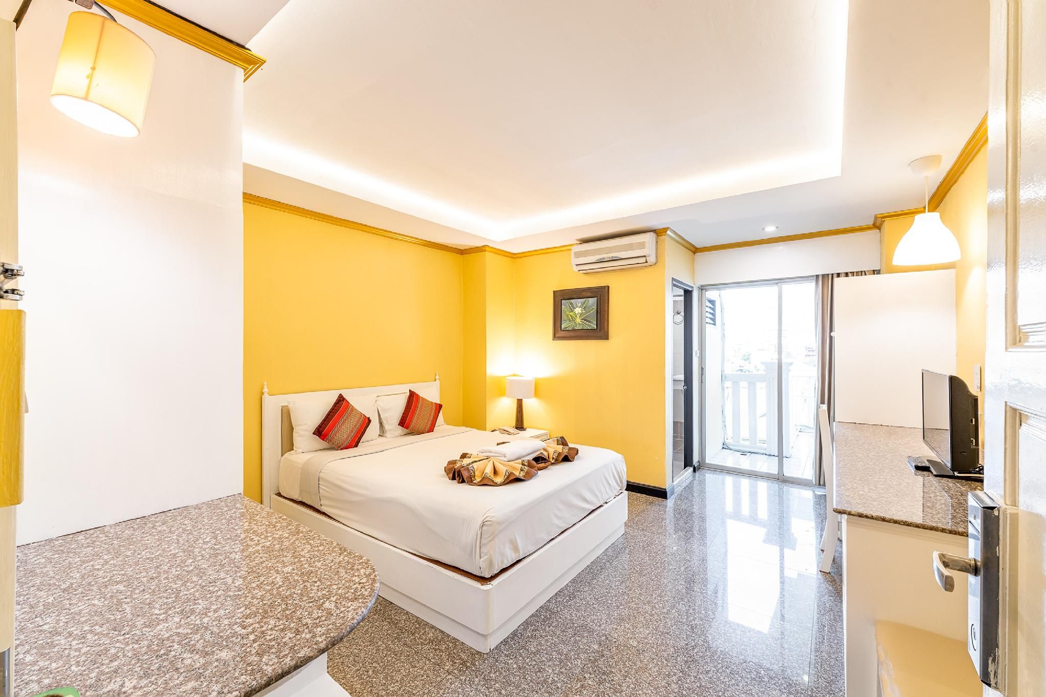 Superior Double Room with Mountain View and Balcony