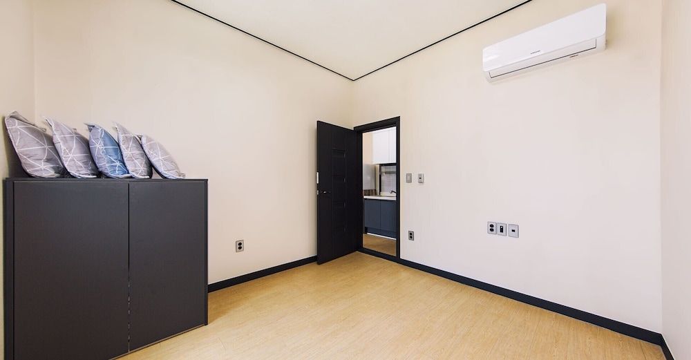 Kakao Pension Ondol Room, 2 Bedrooms 6