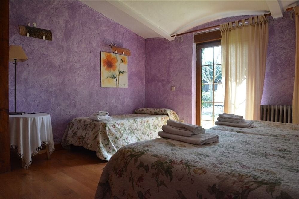 Cottage (5 Adults)