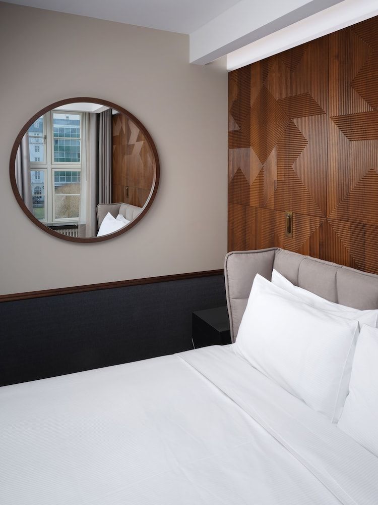 King Superior Room