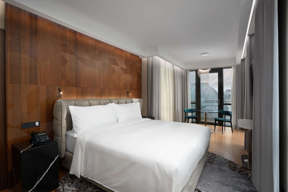 King Corner Suite