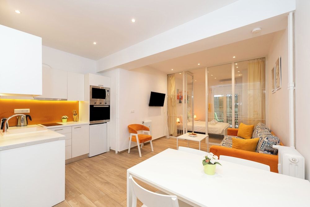 undefined Spacious Peaceful Studio with Garden Patio