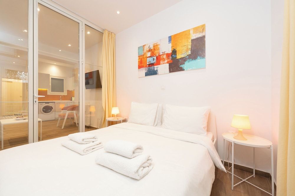 undefined Spacious Peaceful Studio with Garden Patio 10