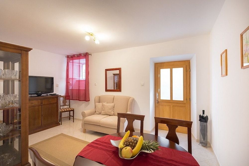 undefined Holiday Home Nada 9