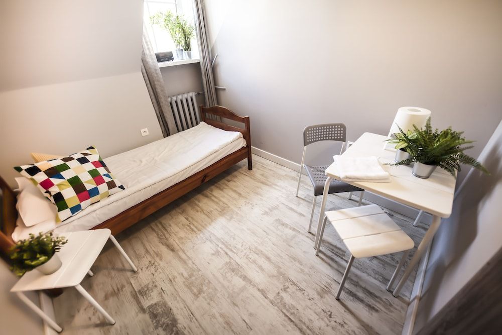 Bi-Pi Hostel Single Room, Shared Bathroom 2
