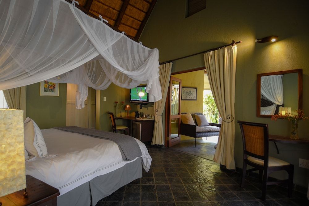 La Lechere Guest House Superior Double Room, 1 King Bed 5