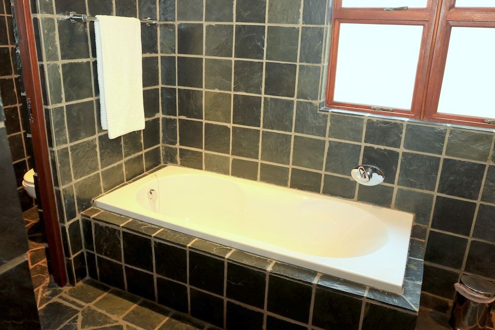 La Lechere Guest House Superior Double Room, 1 King Bed 4