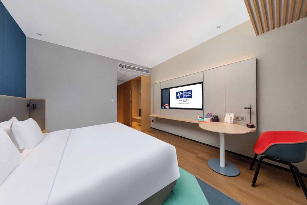 Standard Room, 1 King Bed (Extra Floor Space)