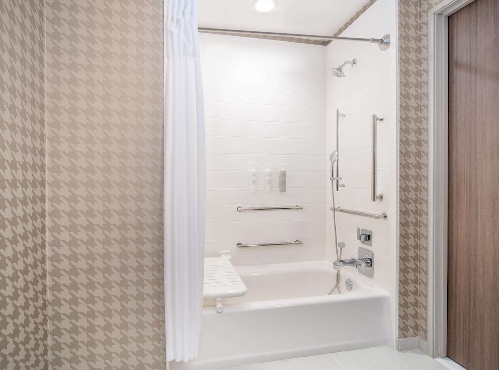 Studio Suite, 1 King Bed, Accessible, Bathtub