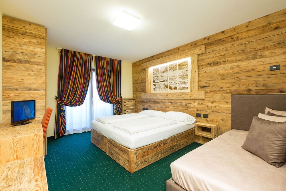 Superior Double Room (4 Pax)