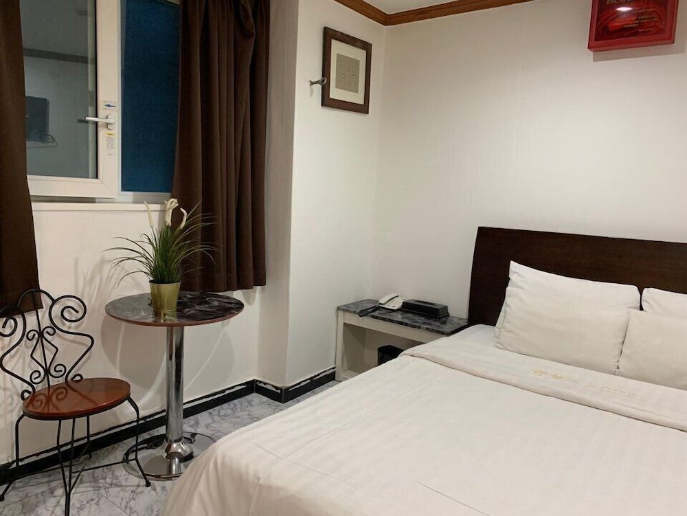 Hotel New World Standard Double Room