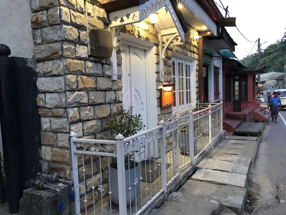 undefined Kandy Api Cottage 2