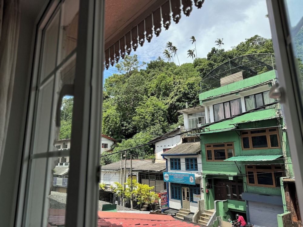 undefined Kandy Api Cottage 5