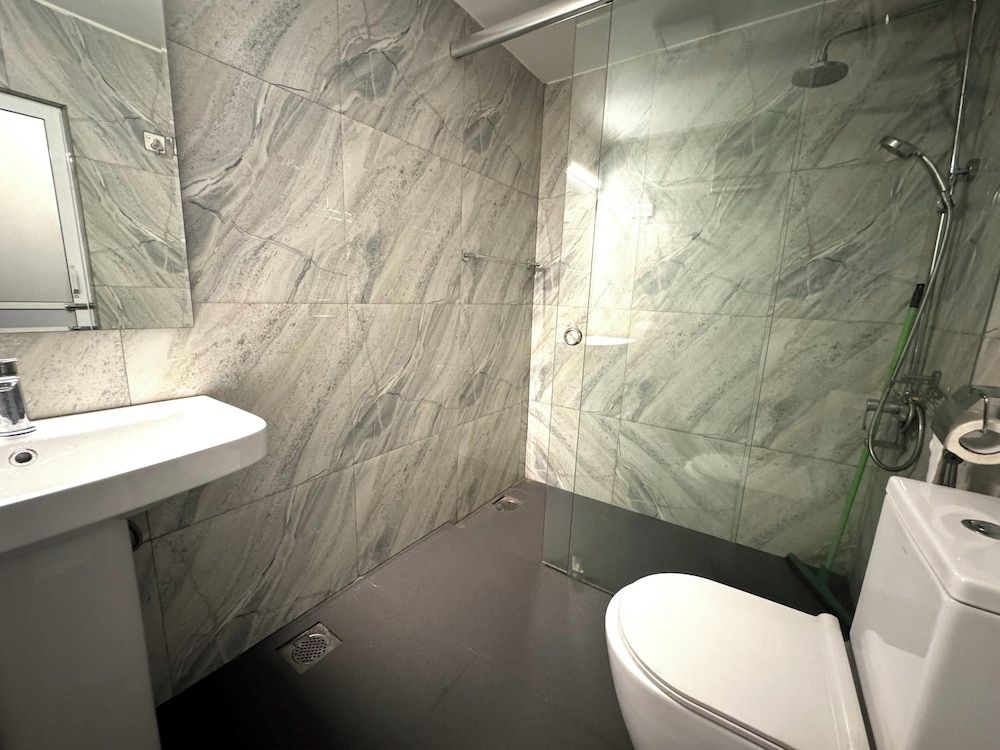 Kandy Api Cottage Family Townhome, Multiple Beds, City View 4