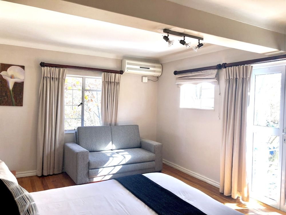 Family Room (Deluxe)