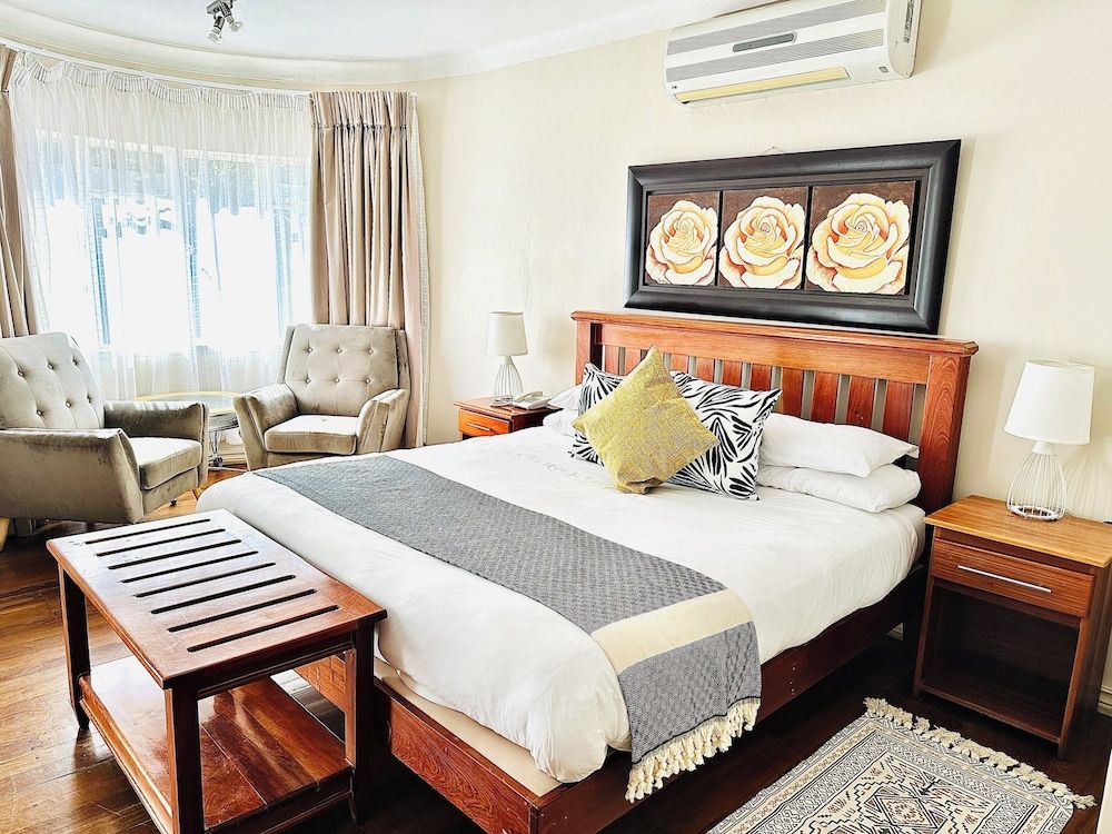 Lido Hotel Honeymoon Suite 2