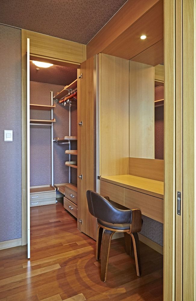 Brown Suites Seoul Family Suite 4