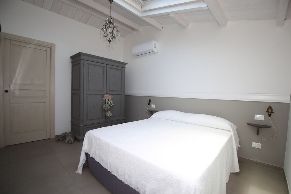 Don Alfredo Deluxe Suite, Sea View 4