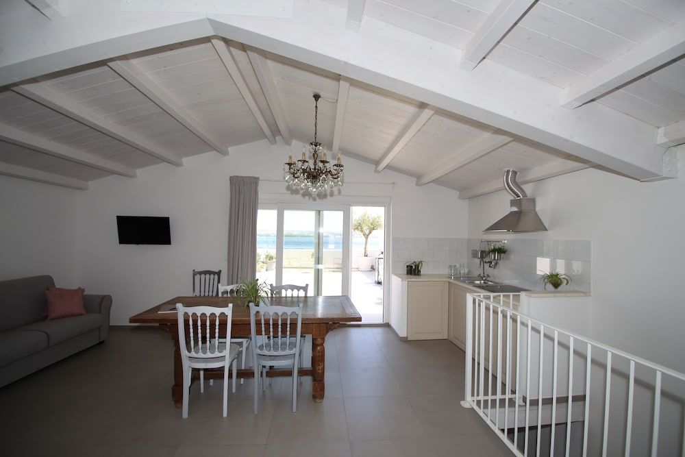 Don Alfredo Deluxe Suite, Sea View 13