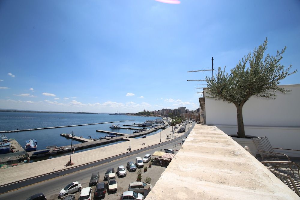 Don Alfredo Deluxe Suite, Sea View 23