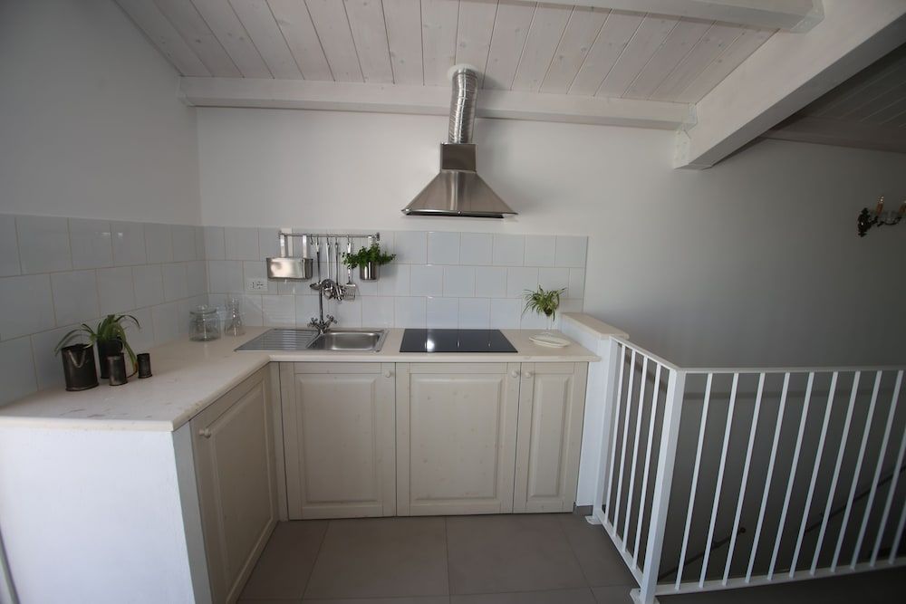 Don Alfredo Deluxe Suite, Sea View 5