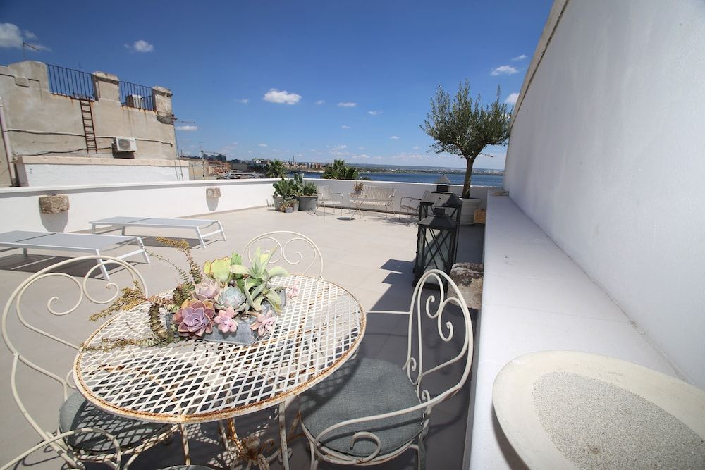 Don Alfredo Deluxe Suite, Sea View 19