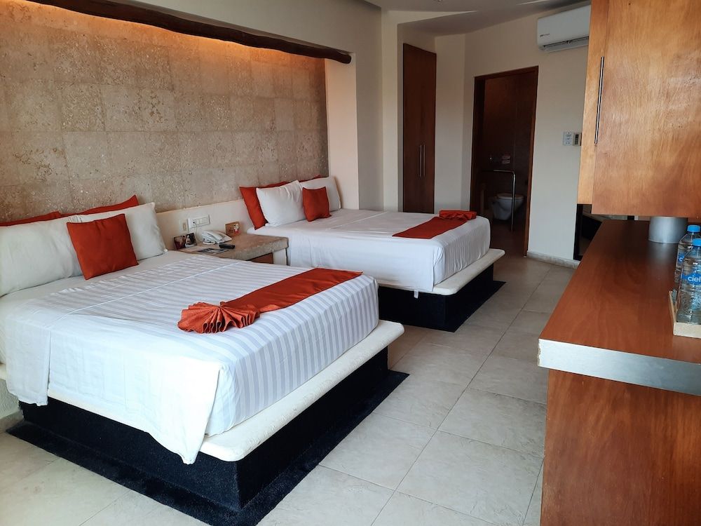 Artisan Family Hotels And Resorts Playa Esmeralda Deluxe Double Room Single Use 3