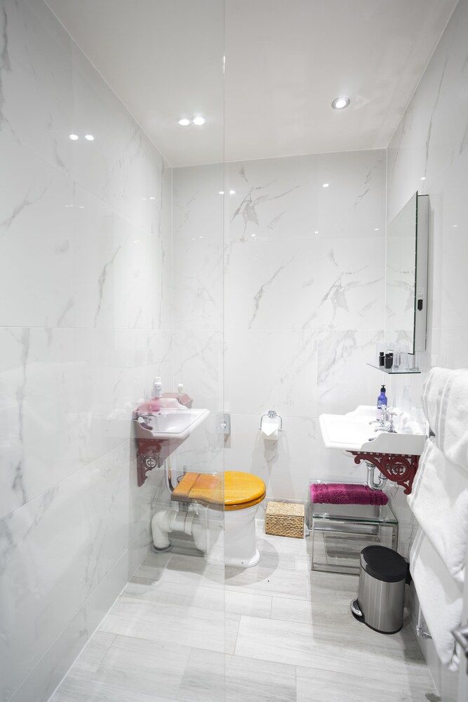 The Dower House Hotel Luxury Suite (Four Poster Bed) 5