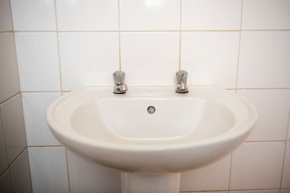 Ecomotel O.R Tambo Intl Standard Room 6