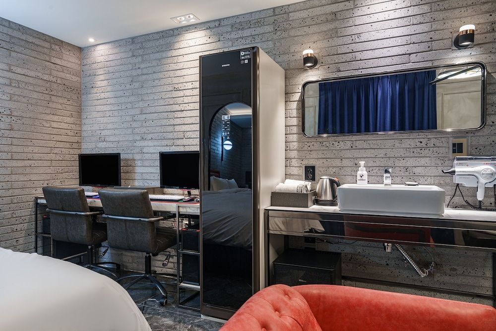 Brown-Dot Hotel Geomdan Premier 2 PC & Plus (Styler) 21