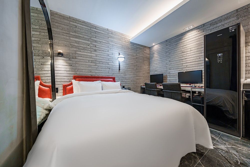 Brown-Dot Hotel Geomdan Premier 2 PC & Plus (Styler) 6