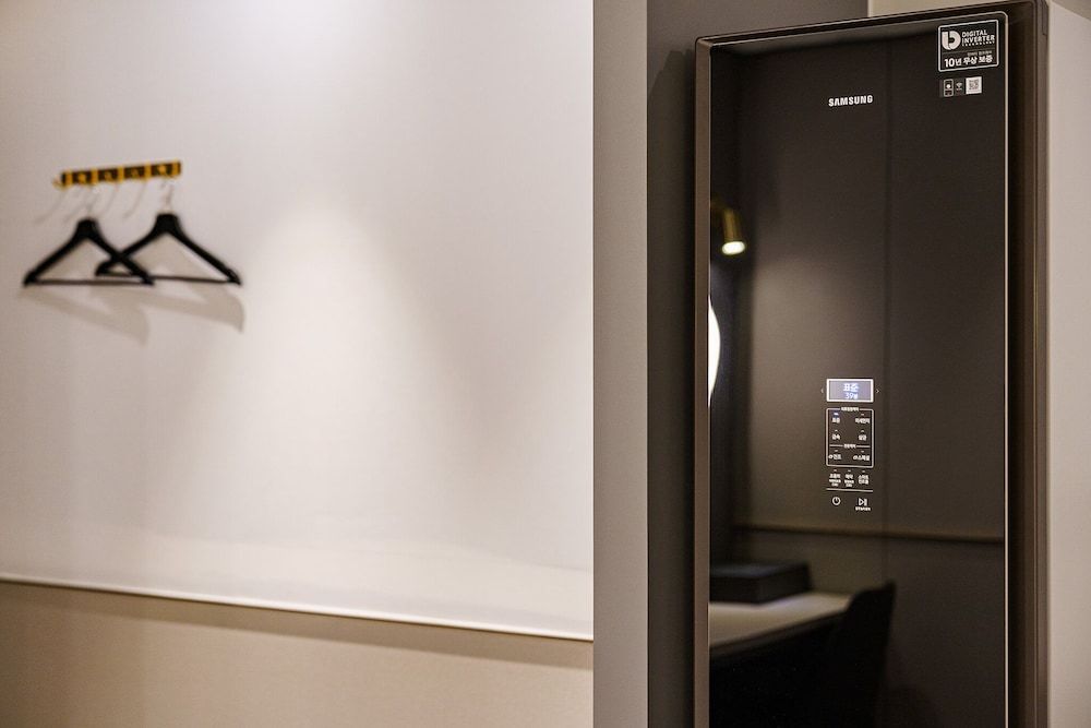 Brown-Dot Hotel Geomdan Standard Twin Room, 2 Beds (Styler) 10