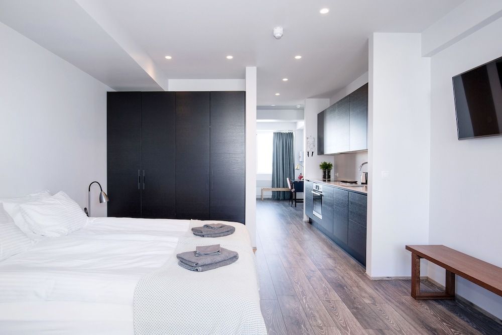 Studio, Multiple Beds