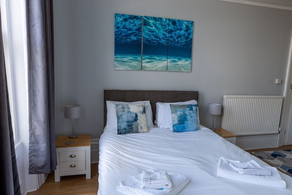 The Halcyon Superior Double Room, Ensuite, Courtyard View 3