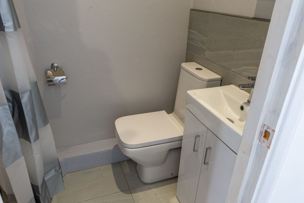 The Halcyon Single Room, Ensuite, Sea View 3