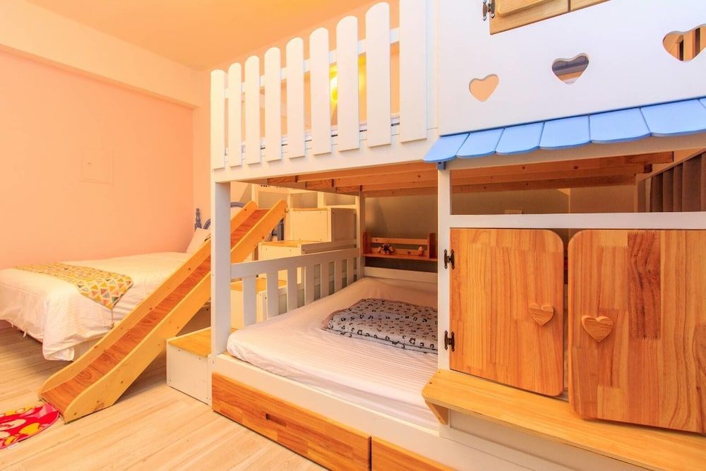 BJ Classic Town Family Room 4