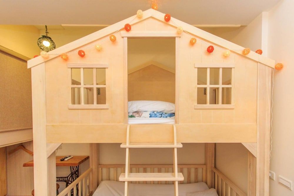 BJ Classic Town Signature Quadruple Room 6