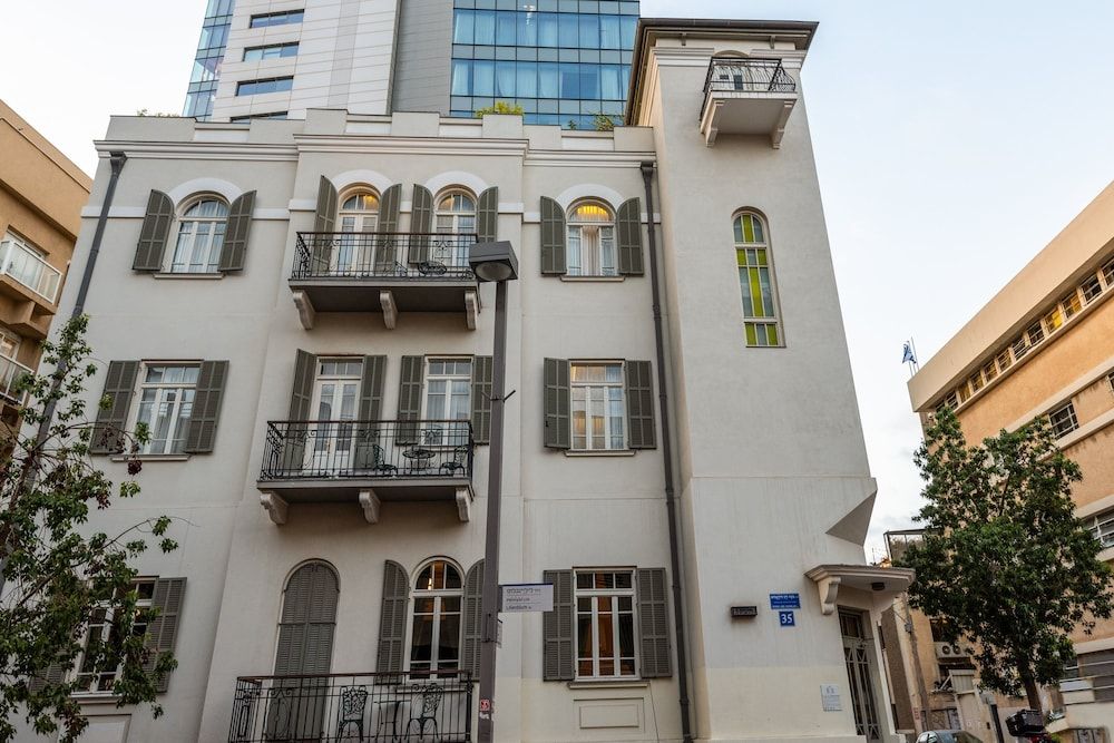 undefined Bachar House 8