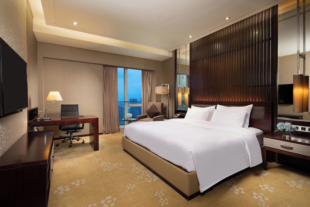 Standard Room, 1 King Bed
