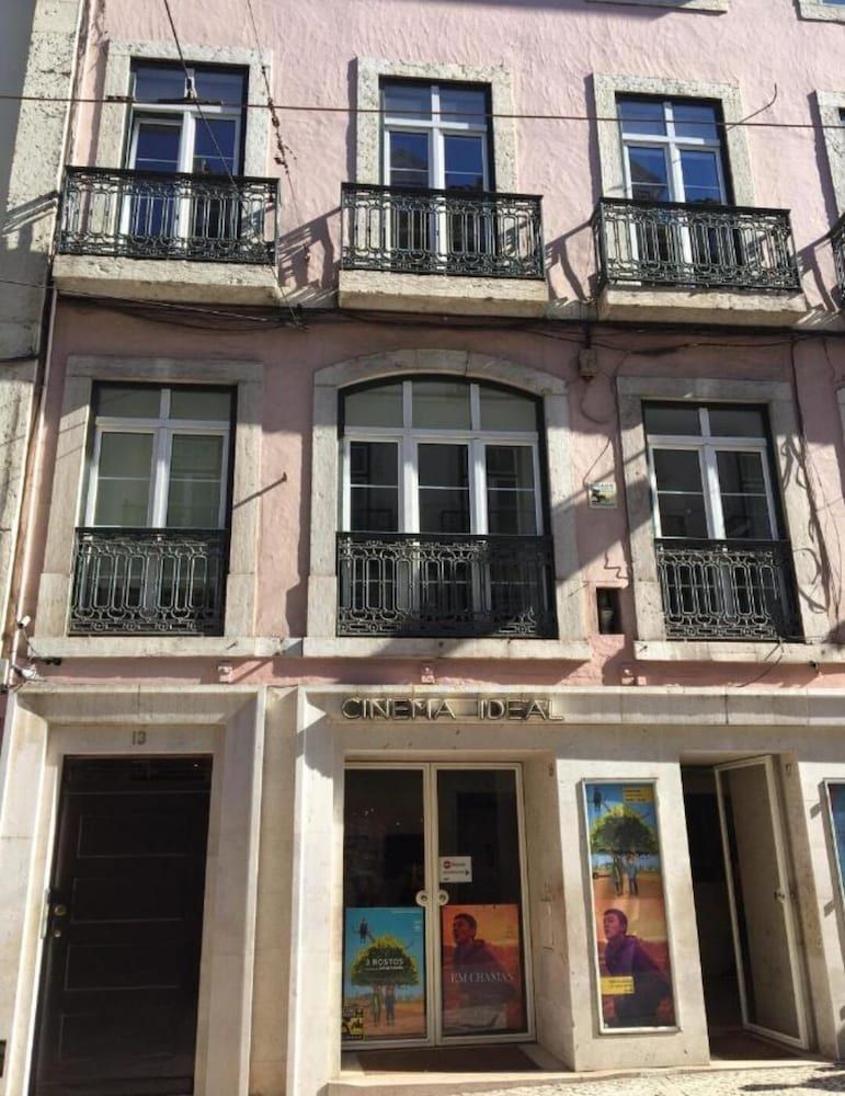 undefined Happy @ Chiado 5