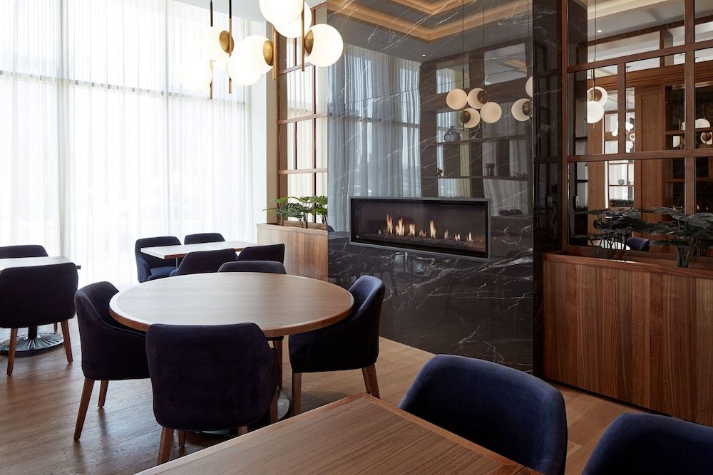 undefined Courtyard by Marriott Montreal Midtown 10