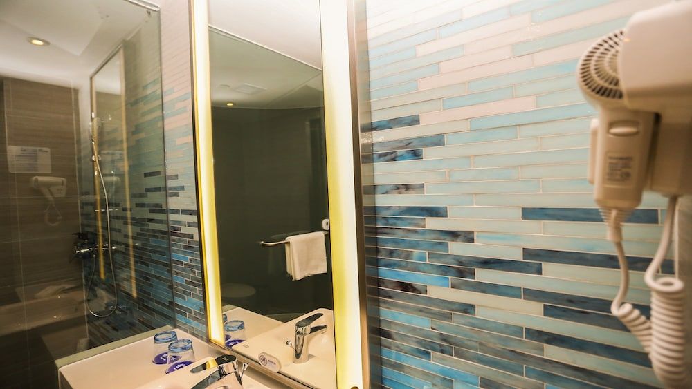 Standard Room, 2 Twin Beds, River View